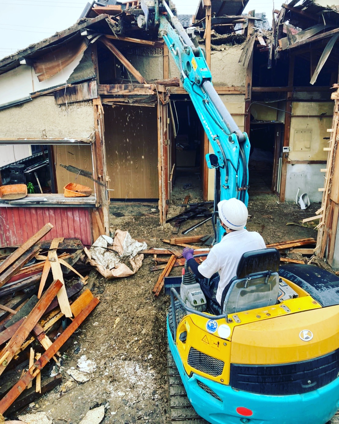 安八郡神戸町　木造解体